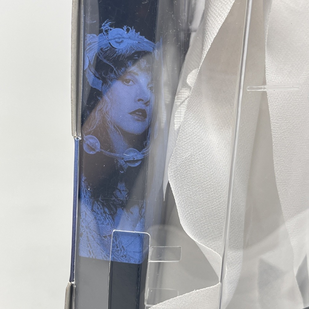 2025‎ Barbie Stevie Nicks Doll Bella Donna 1981 Lp White Dress Mattel Signature - Picture 12 of 16